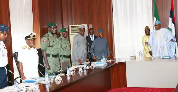 Buhari Meets With Service Chiefs At The State House (Photos)